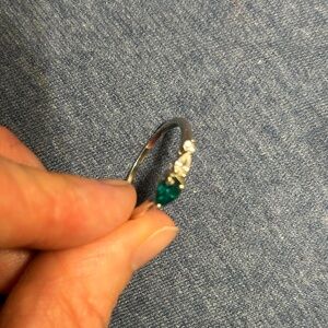 ❤️Genuine Lab Emerald and Genuine Moissanite Size 8 Sterling Silver Ring